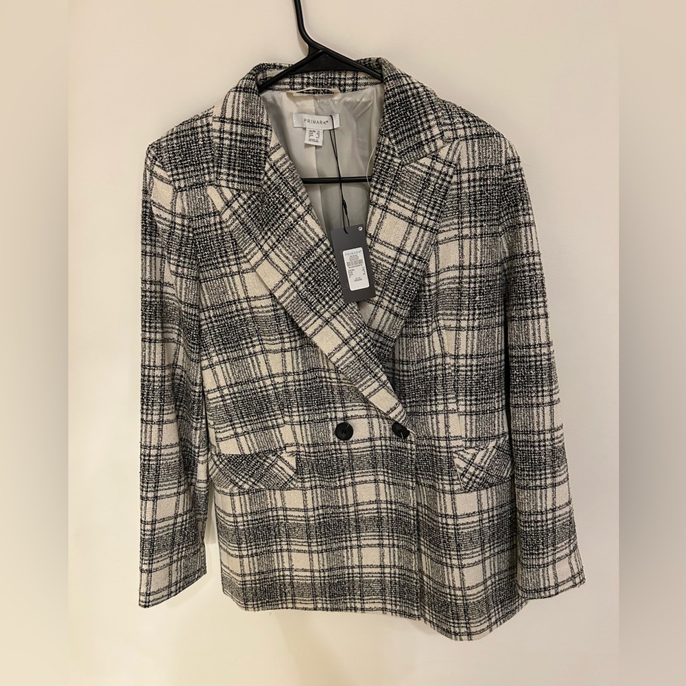 Woman’s blazer black & white color size 8